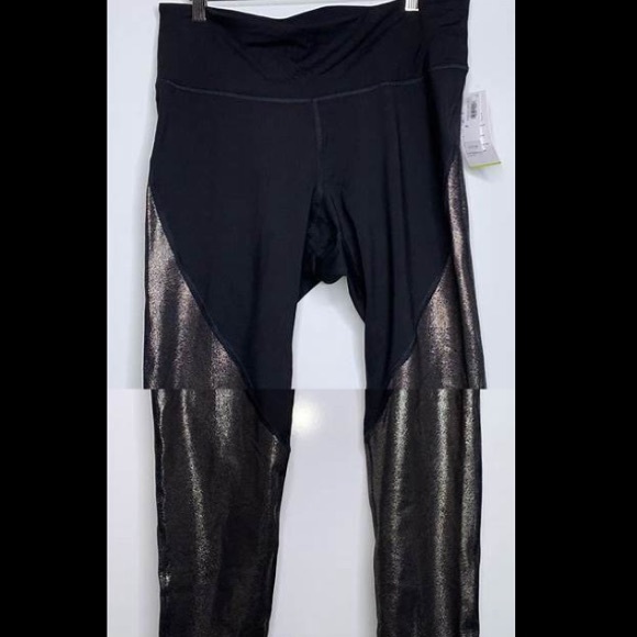 Active by Old Navy Black and Metallic Gold Leggings Full Length Size M - Picture 2 of 8